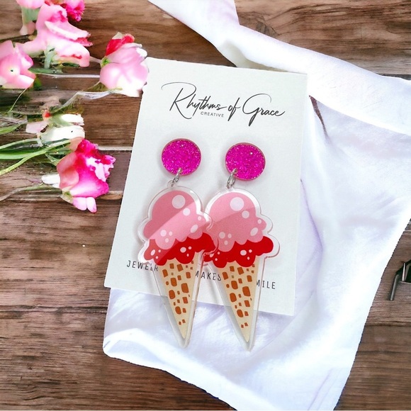 Sweet Treat for Your Ears! NWT Handmade Ice Cream Cone Earrings - Fun Jewelry! - Picture 3 of 5